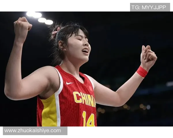 冠军1!李月汝晒照分享夺冠喜悦:感激这段旅程下赛季见! 冠军1!李月汝晒照分享夺冠喜悦:感激这段旅程下赛季见!